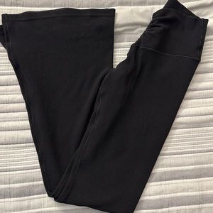 Aerie Offline Black Ribbed Flared Leggings V Waistband (M)